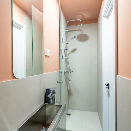 Stylish Apartments In City Centre Tbilisi Exterior photo